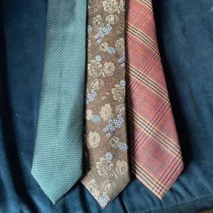 Lot of 3 ties. All ties in great preowned condition. Tallia brand.